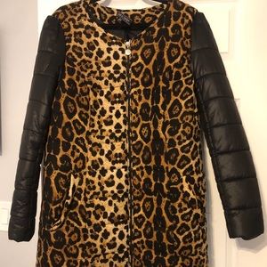 Leopard puffer coat